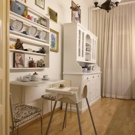 Apartment Retro Big With Two Balconies And Lift *