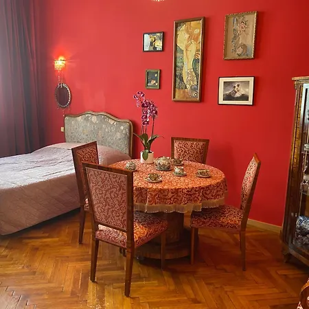 Апартаменты Retro Big With Two Balconies And Lift *