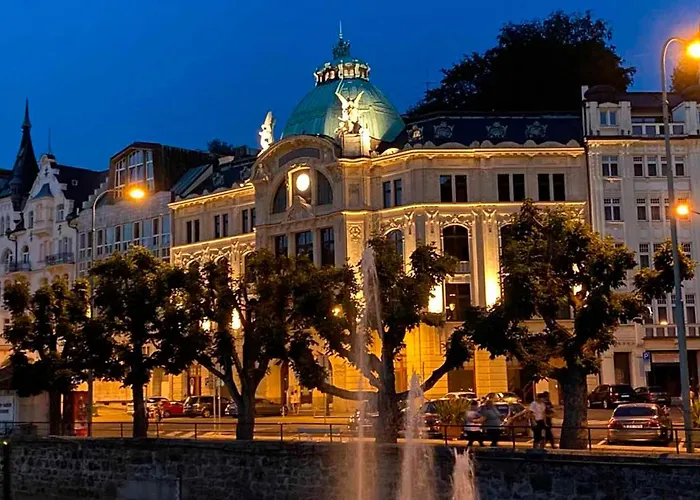 Retro Big With Two Balconies And Lift * Karlovy Vary