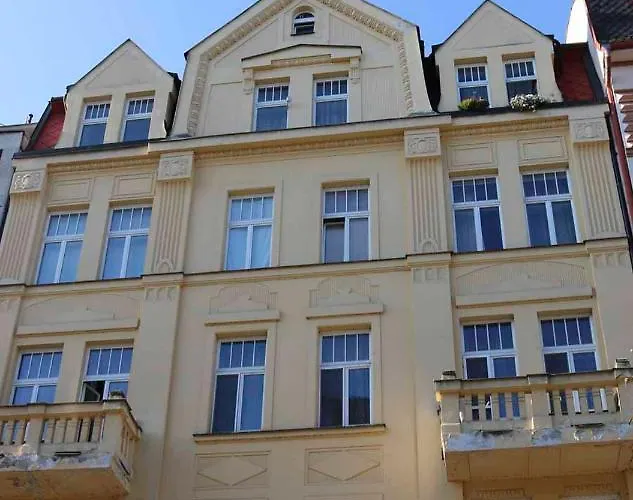 アパート Retro Big With Two Balconies And Lift